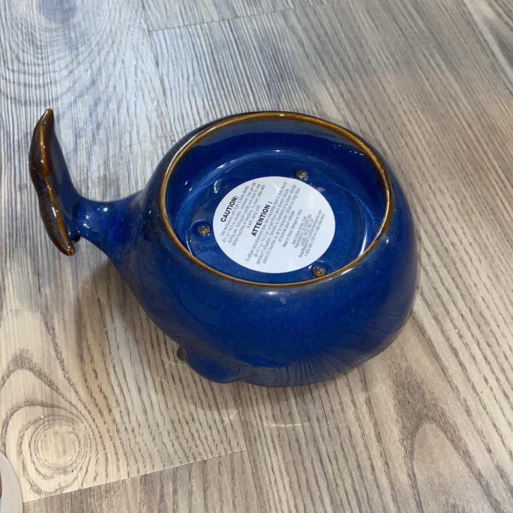 Bath and body works whale candle holder - Picture 3 of 3